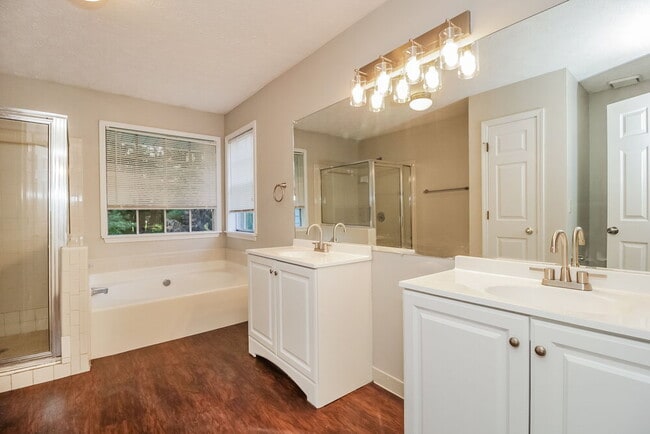 Building Photo - 435 Standing Rock Dr
