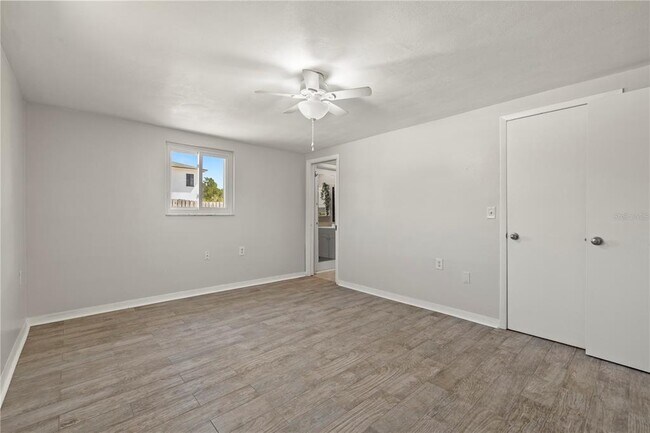Building Photo - 5041 Bay Blvd
