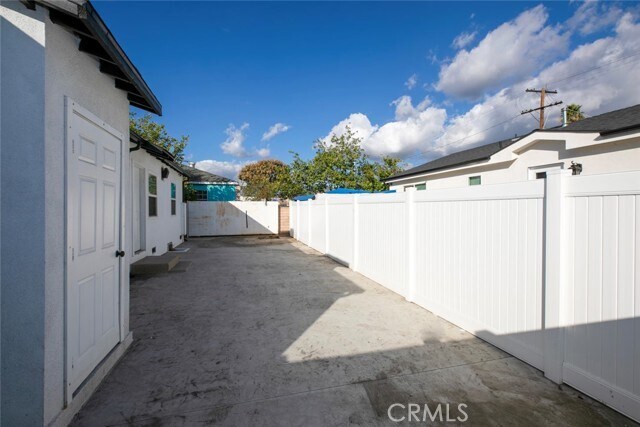 Building Photo - 7912 Vineland Ave