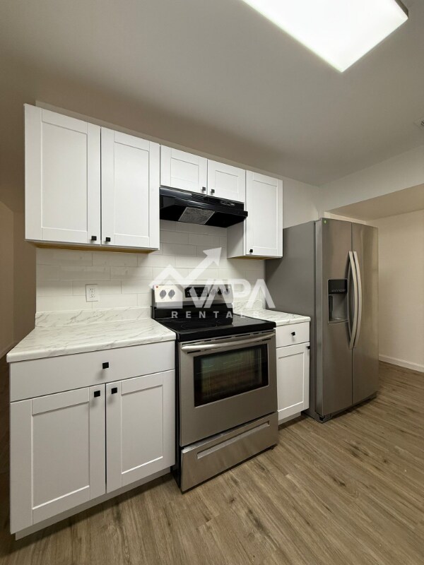 Building Photo - 230 Craigmont Ln
