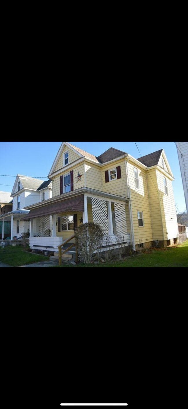 Building Photo - 818 Gaston Ave