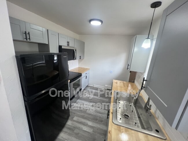 Building Photo - 2152 19th Ave