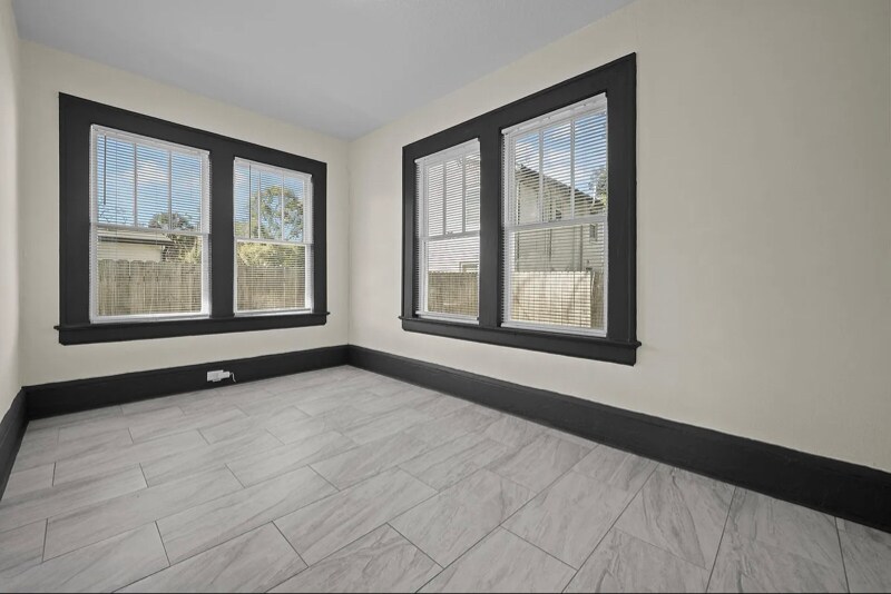 Building Photo - 2923 Rosselle St