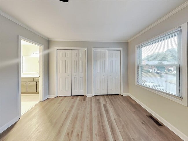 Building Photo - 325 Towergate Pl