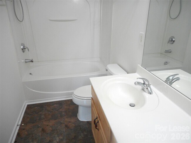 Building Photo - 322 Deep Water Ln