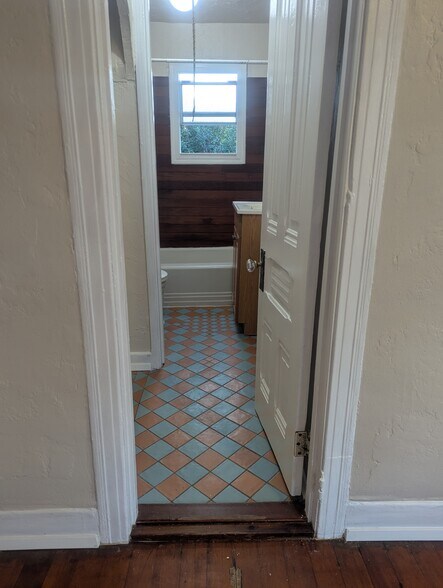 Through the walk-thru closet to the bathroom - 2914 Harper Street