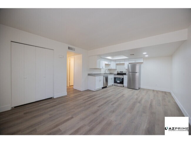 Building Photo - Charming 2/1.5 Scottsdale Apartment - Styl...