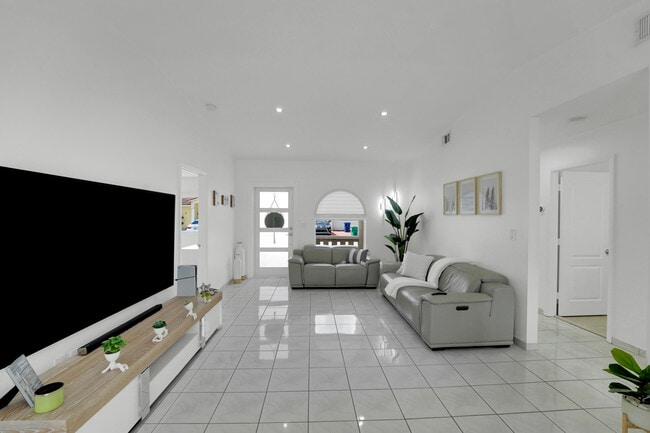 Building Photo - 17255 NW 72nd Ct