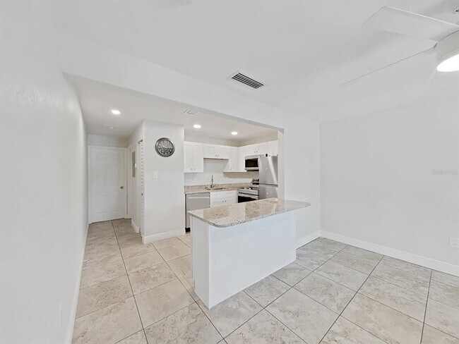 Building Photo - 2501 Harn Blvd