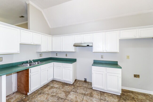 Building Photo - 594 E Ashley Glen Cir