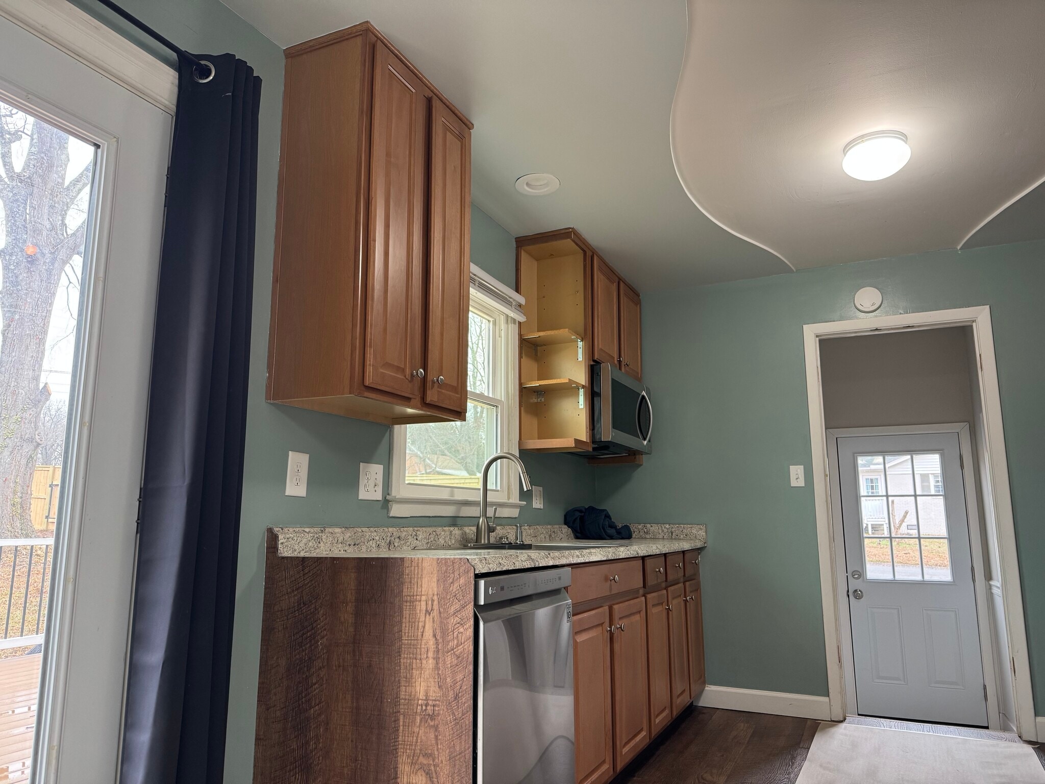 Building Photo - 3729 Woodleaf Rd