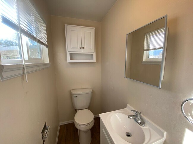 Building Photo - single family home