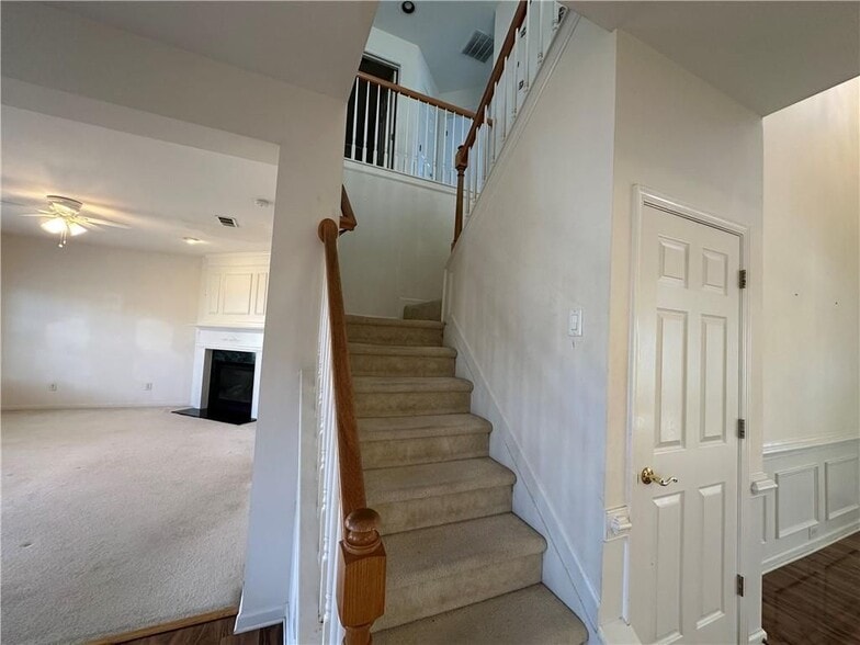 Building Photo - 2745 Niblick Way