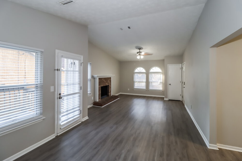 Building Photo - 643 Tarragon Wy SW