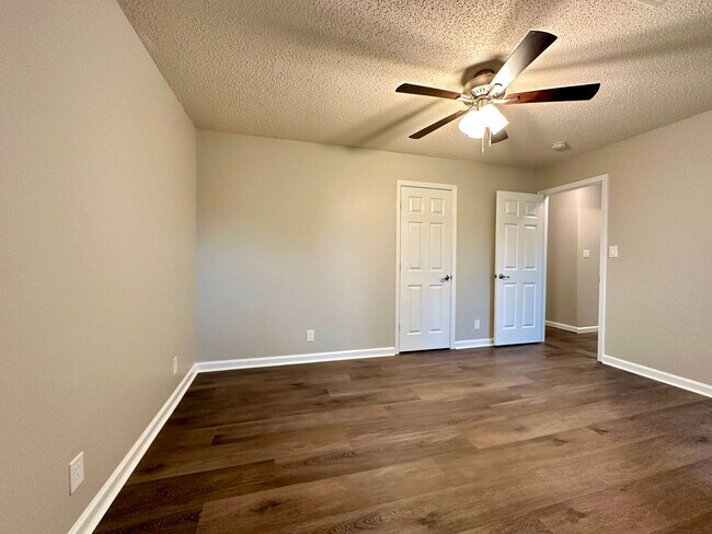 Building Photo - Stunning Single-Family Home with Plenty of...