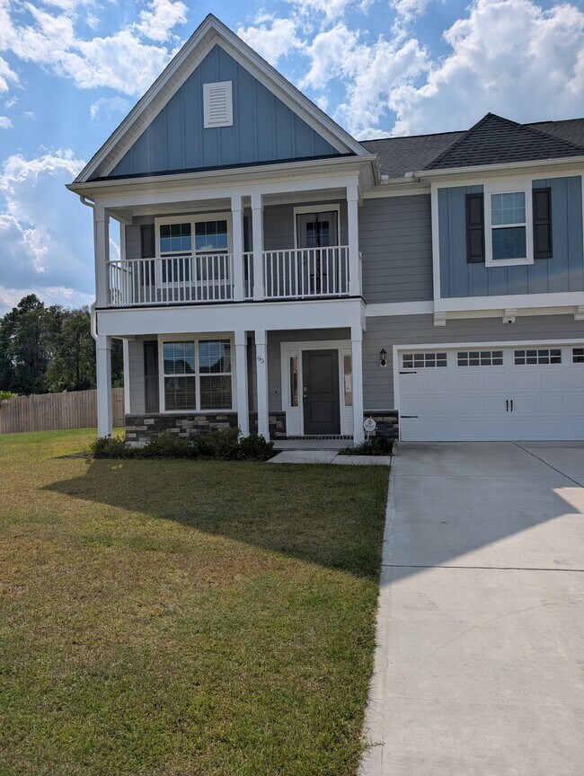 Primary Photo - 95 Cattle Fence Dr