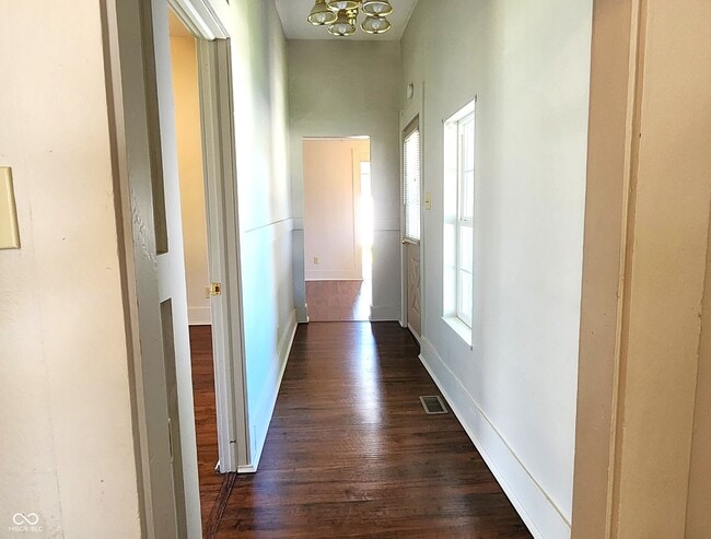 Building Photo - 348 E Franklin St