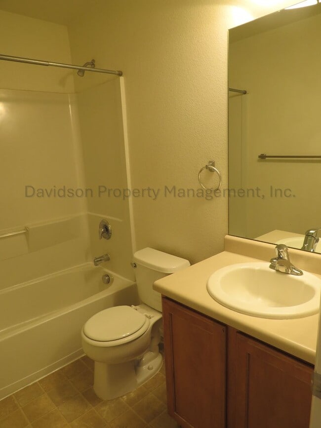 Building Photo - 7629 Autumn Knoll Dr