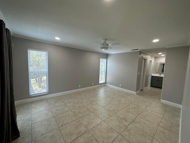 Building Photo - 1925 Shower Tree Way