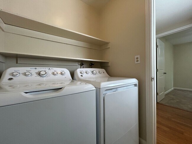 Building Photo - Sought after Concord Crossings Community 4...