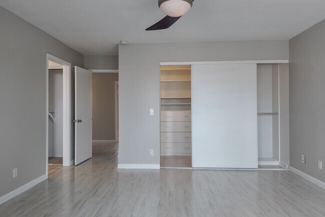 Building Photo - Modern Comfort with Pool & Spa in The Lakes – Solar Equipped Home