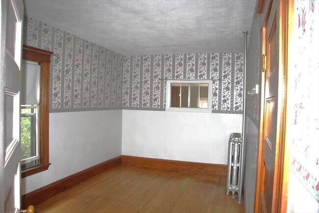 Building Photo - 14 Reed St