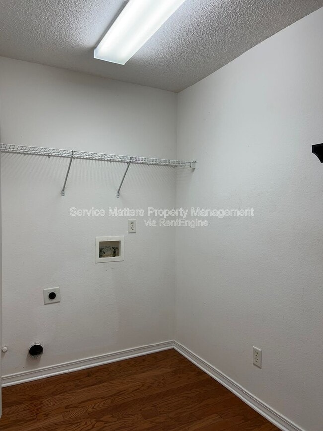 Building Photo - 6875 Cedar Ridge Cir