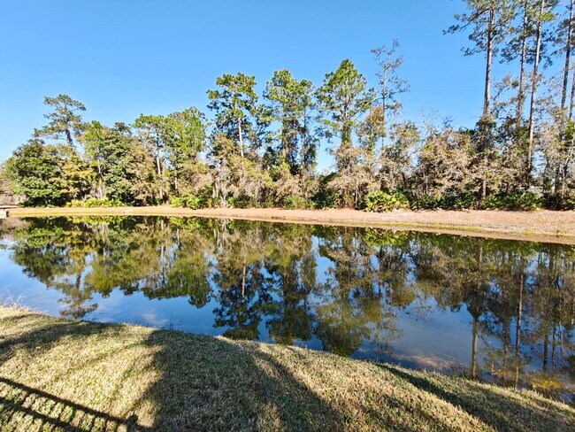 Building Photo - Florida Living at Its Best – 3BR Home with Hot Tub & Resort Amenities