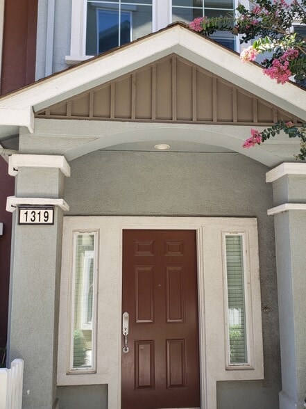 Building Photo - 1319 De Altura Common