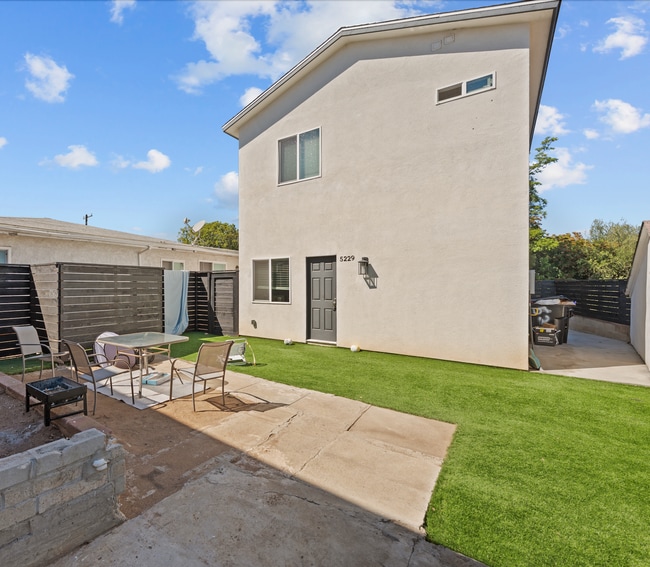 Primary Photo - 5229 E Falls View Dr