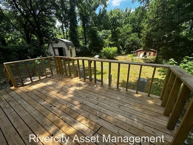 Building Photo - Your Perfect Home: Renovated 3 Bed, 2 Bath...