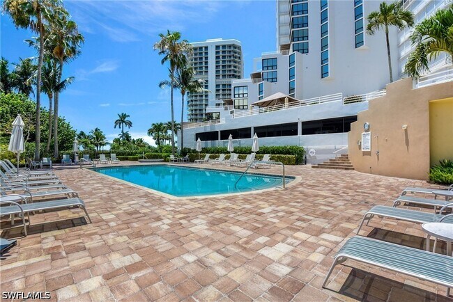 Building Photo - 4751 Gulf Shore Blvd N