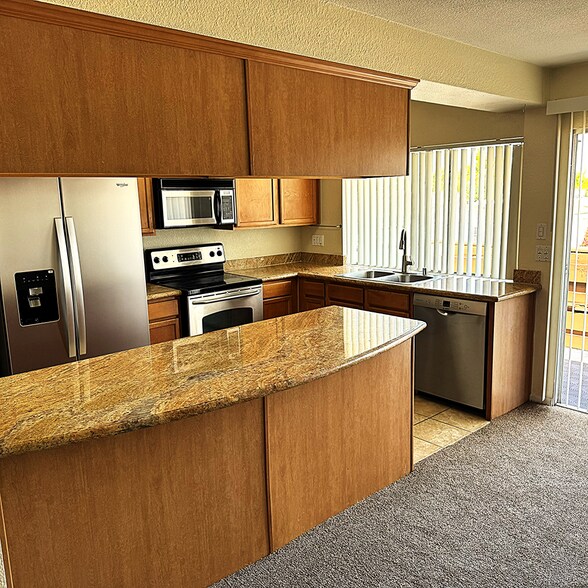 Building Photo - 615 Fredricks Ave