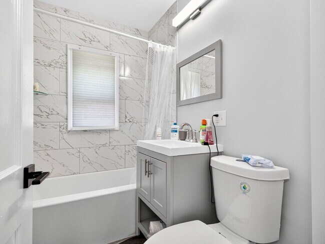 Building Photo - No Brokers Fee. In-Unit Washer and Dryer, All New Kitchen Appliances, Yard