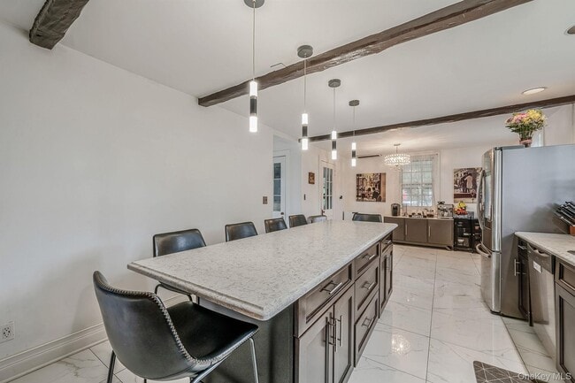 Building Photo - 5 Kohlsaat Ct