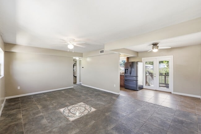 Building Photo - 1107 Jamela Dr