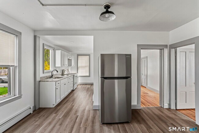 Building Photo - 63 Reynolds St