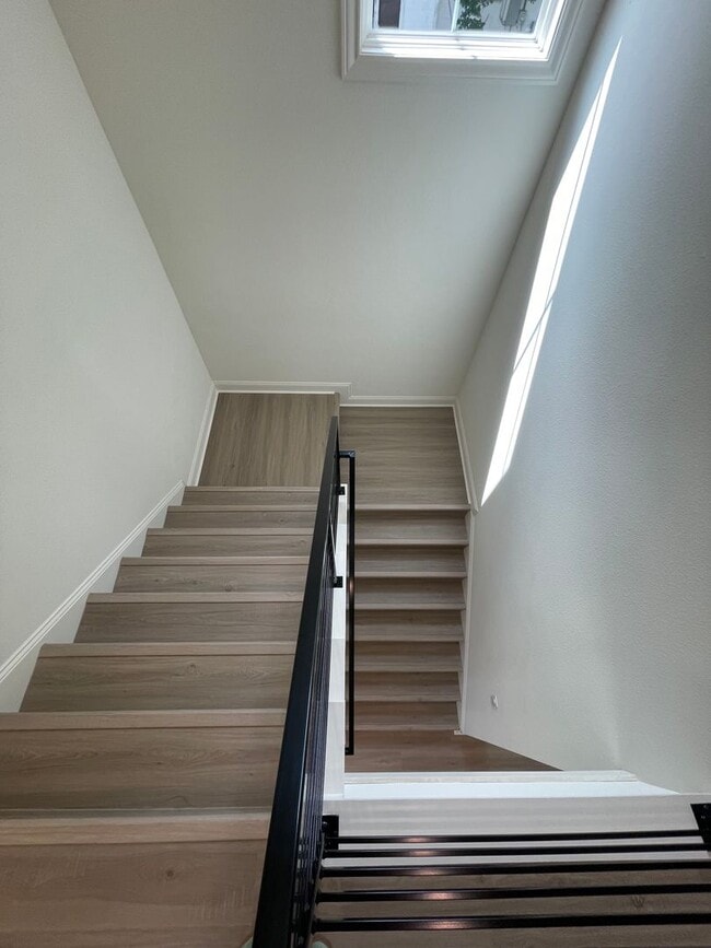 Building Photo - Luxurious NEW CONSTRUCTION 4/4.5 Home Near Baylor Campus!