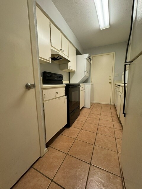 Building Photo - 239 Craddock Ave