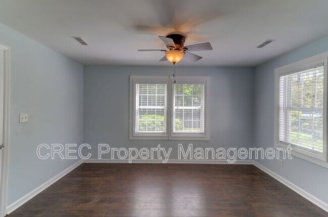 Building Photo - 2401 Eagle Dr