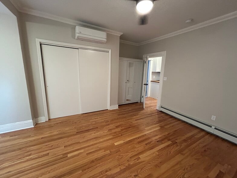 bedroom - 1850 Bellmore Ave