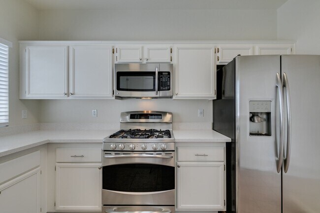 Building Photo - Charming 3-Bedroom Single-Story Home in Elkhorn!