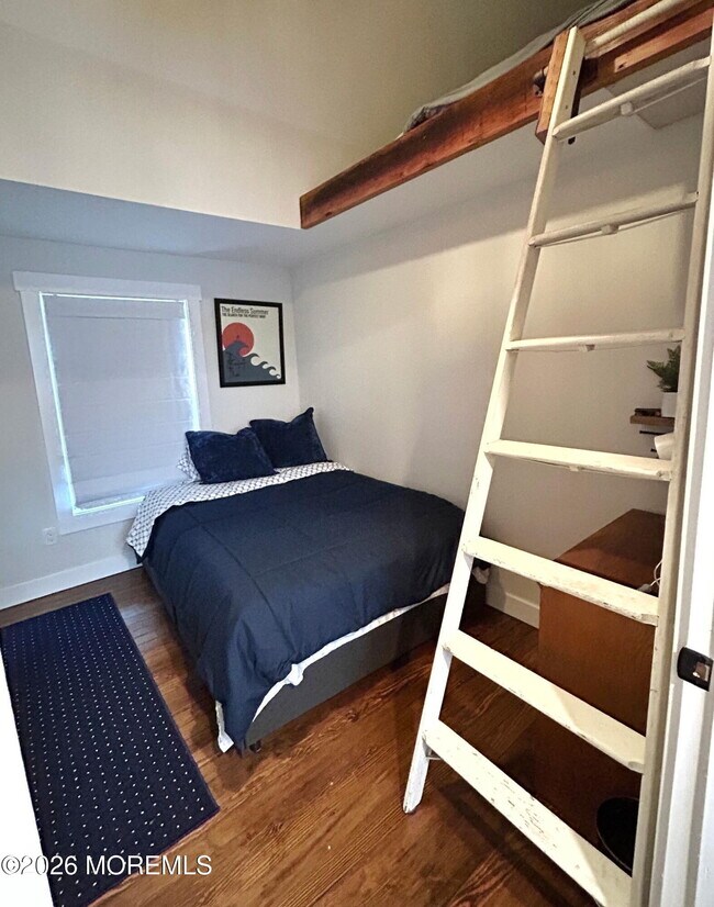 Building Photo - 403 8th Ave