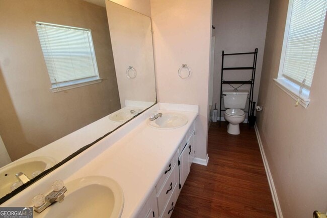 Building Photo - 105 Driftwood Ct