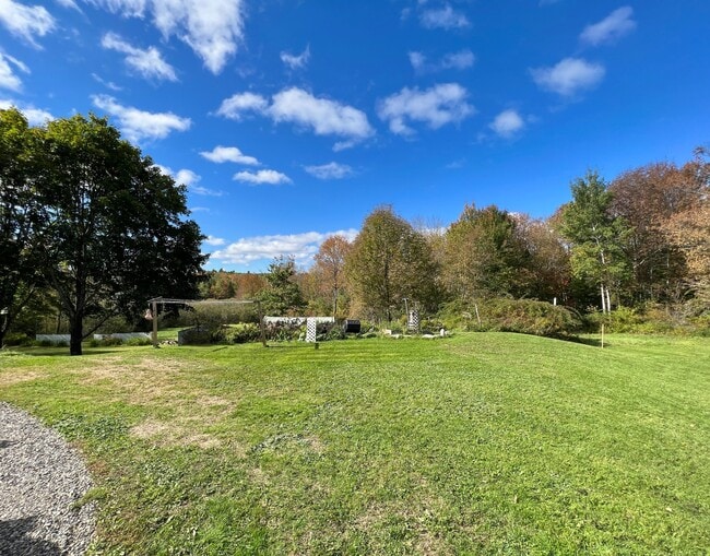 Building Photo - 136 Millvale Rd