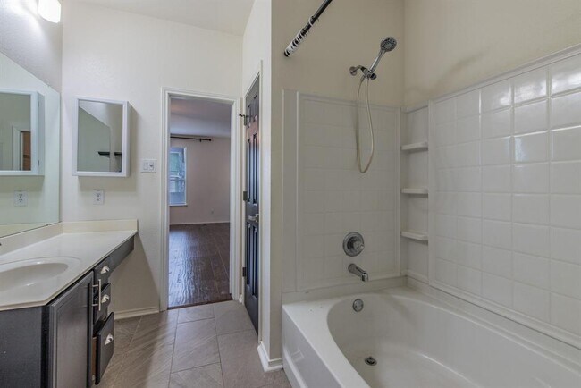 Building Photo - 407 Greener Dr