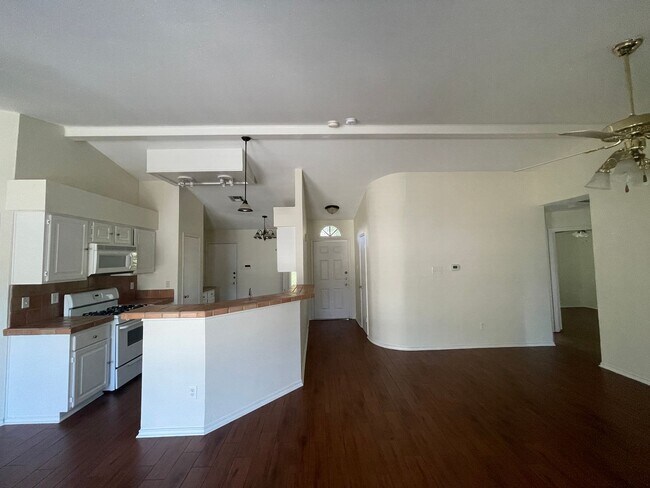 Building Photo - Lovely 4/2 home on a quiet street in the heart of Cedar Park!