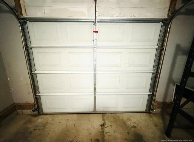 Building Photo - 300 Wedge Ct