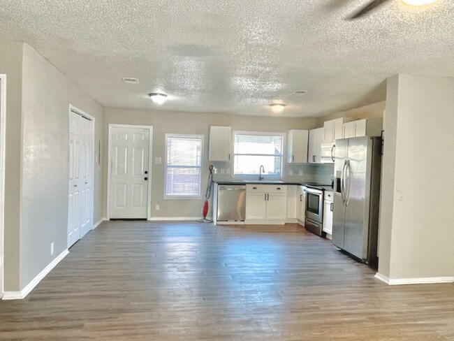 Building Photo - 11815 Greensbrook Forest Dr