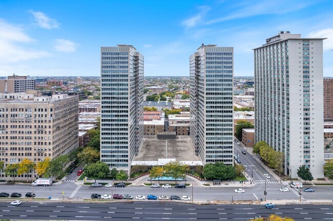 Primary Photo - 3550 N Lake Shore Dr